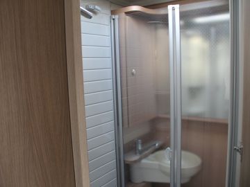 Bürstner BUT569 Nexxo T569 | Vast Bed | Kleine Camper| Elektrische Trap| Douche| Frans Bed
